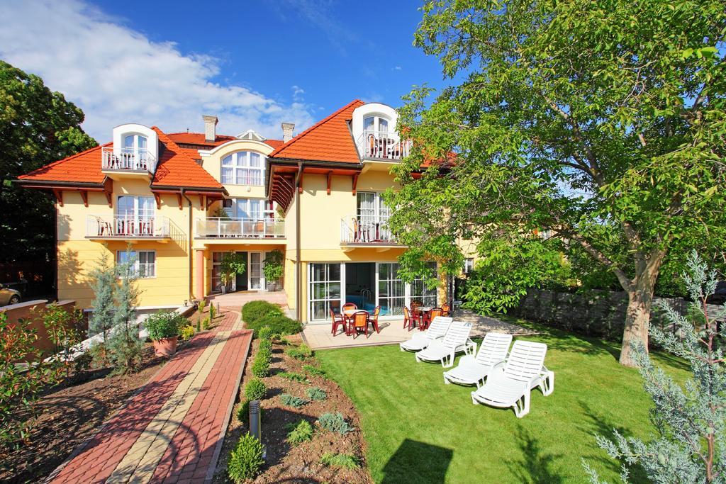 Balazs Villa Balatonfured Exterior photo
